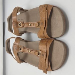 Taos Swifty Brown Sandals Size 10